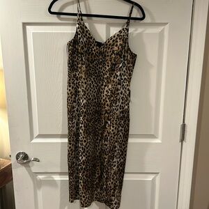 Leopard print
Spaghetti strap dress nwt